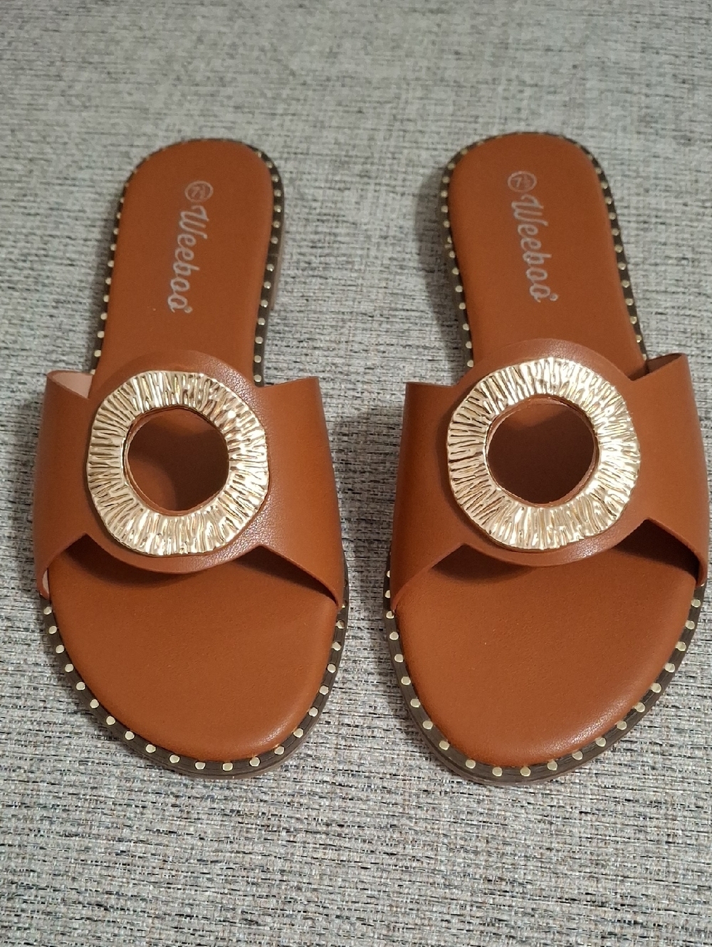 NEW Weeboo Sandals Size 7.5